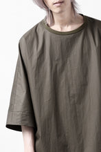 Load image into Gallery viewer, sus-sous atelier T / Lance 80/- cotton typewriter (OLIVE GREEN)