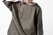 Load image into Gallery viewer, sus-sous atelier T / Lance 80/- cotton typewriter (OLIVE GREEN)