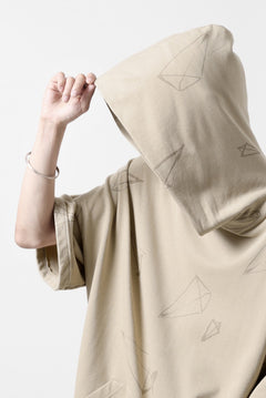 画像をギャラリービューアに読み込む, A.F ARTEFACT PYRA PATTERN PRINT SWEAT HOODIE SHORT SLEEVE (BEIGE)