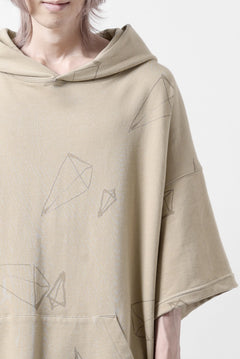 画像をギャラリービューアに読み込む, A.F ARTEFACT PYRA PATTERN PRINT SWEAT HOODIE SHORT SLEEVE (BEIGE)