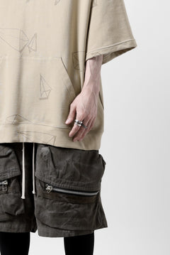 画像をギャラリービューアに読み込む, A.F ARTEFACT PYRA PATTERN PRINT SWEAT HOODIE SHORT SLEEVE (BEIGE)