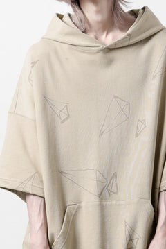 画像をギャラリービューアに読み込む, A.F ARTEFACT PYRA PATTERN PRINT SWEAT HOODIE SHORT SLEEVE (BEIGE)