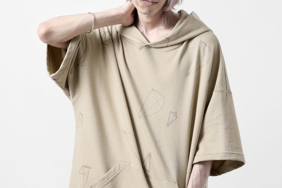 画像をギャラリービューアに読み込む, A.F ARTEFACT PYRA PATTERN PRINT SWEAT HOODIE SHORT SLEEVE (BEIGE)