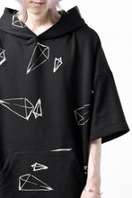画像をギャラリービューアに読み込む, A.F ARTEFACT PYRA PATTERN PRINT SWEAT HOODIE SHORT SLEEVE (BLACK)