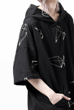 画像をギャラリービューアに読み込む, A.F ARTEFACT PYRA PATTERN PRINT SWEAT HOODIE SHORT SLEEVE (BLACK)