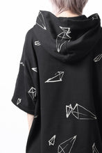 画像をギャラリービューアに読み込む, A.F ARTEFACT PYRA PATTERN PRINT SWEAT HOODIE SHORT SLEEVE (BLACK)