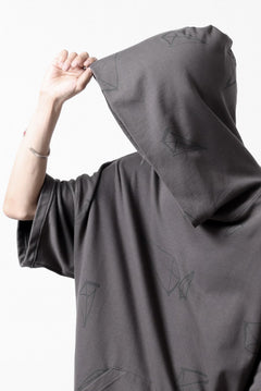 画像をギャラリービューアに読み込む, A.F ARTEFACT PYRA PATTERN PRINT SWEAT HOODIE SHORT SLEEVE (GREY)