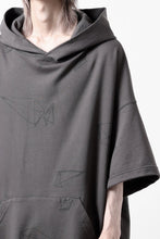 画像をギャラリービューアに読み込む, A.F ARTEFACT PYRA PATTERN PRINT SWEAT HOODIE SHORT SLEEVE (GREY)