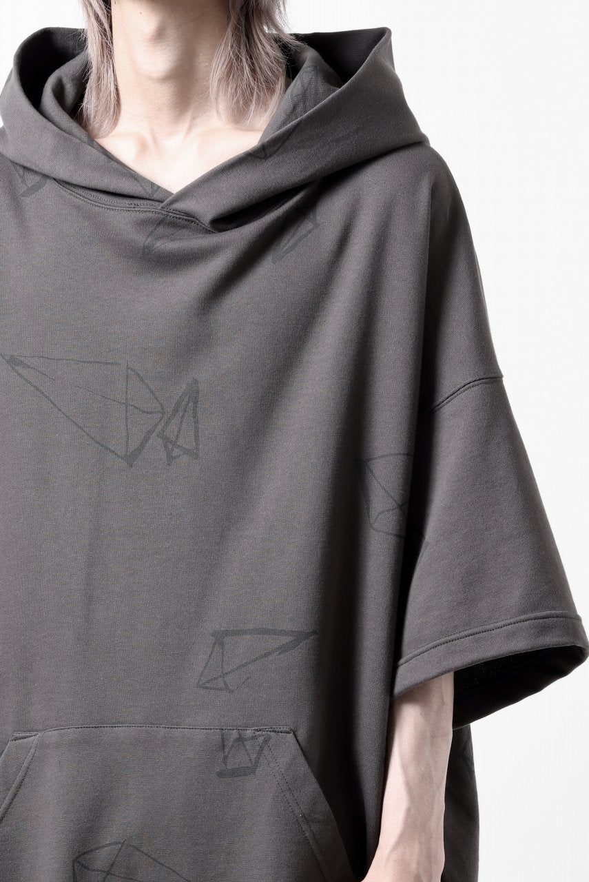画像をギャラリービューアに読み込む, A.F ARTEFACT PYRA PATTERN PRINT SWEAT HOODIE SHORT SLEEVE (GREY)
