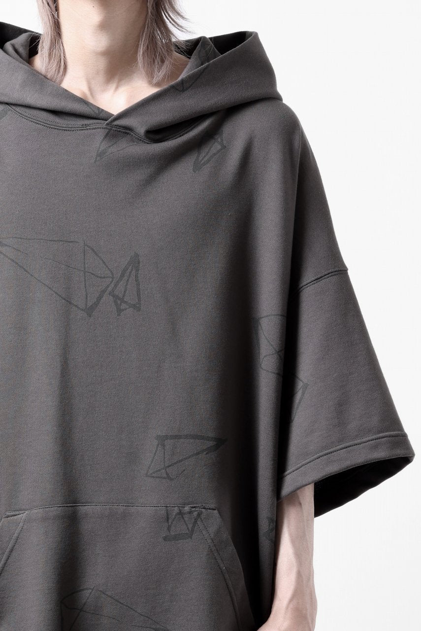 画像をギャラリービューアに読み込む, A.F ARTEFACT PYRA PATTERN PRINT SWEAT HOODIE SHORT SLEEVE (GREY)