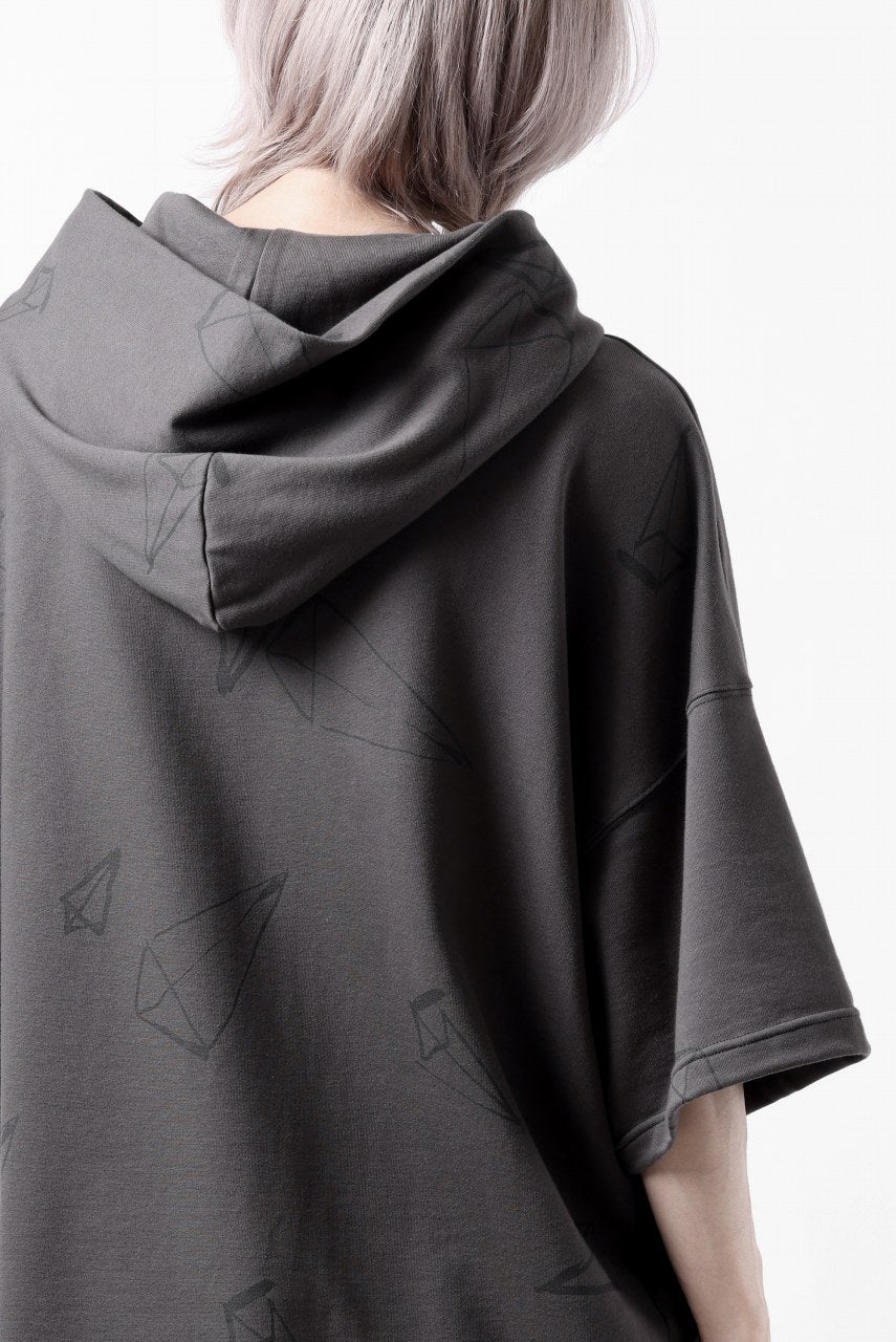 画像をギャラリービューアに読み込む, A.F ARTEFACT PYRA PATTERN PRINT SWEAT HOODIE SHORT SLEEVE (GREY)
