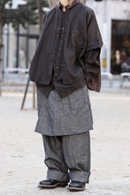 画像をギャラリービューアに読み込む, KLASICA "SH-044" SPLIT RAGLAN COLLAR LESS SHIRTS / BENGARA & SUMI COATED LINEN (BENGARA)