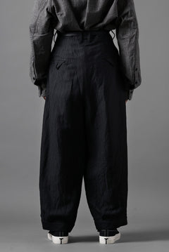 画像をギャラリービューアに読み込む, KLASICA GOSSE - Hb TUCKED x2 TROUSERS / HIGH DENSITY HERRING BONE (DARK NIGHT)