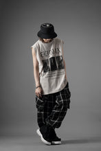 画像をギャラリービューアに読み込む, beauty : beast ESSENTIAL GRAPHIC LINE SLEEVELESS TEE (ELYSIAN / BEIGE)