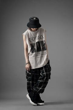画像をギャラリービューアに読み込む, beauty : beast ESSENTIAL GRAPHIC LINE SLEEVELESS TEE (ELYSIAN / BEIGE)