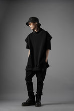 画像をギャラリービューアに読み込む, beauty : beast HIGH-NECK SLEEVELESS PULLOVER (BLACK)