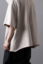 画像をギャラリービューアに読み込む, KATHARINE HAMNETT CUT OFF RAGLAN HOODIE / PENKI SPLASH (STONE)