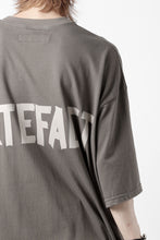 画像をギャラリービューアに読み込む, A.F ARTEFACT LOOSEY T-SHIRT / PRINT TYPE-A (G.BROWN)