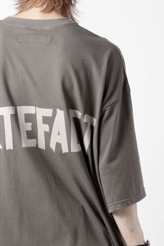 画像をギャラリービューアに読み込む, A.F ARTEFACT LOOSEY T-SHIRT / PRINT TYPE-A (G.BROWN)