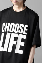 画像をギャラリービューアに読み込む, KATHARINE HAMNETT BIG SLOGAN TEE / CHOOSE LIFE (BLACK)