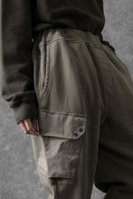 Load image into Gallery viewer, Ten c MULTI POCKET SNAP SWEAT PANTS / GARMENT DYED (ASH GRAY)