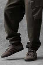 Load image into Gallery viewer, Ten c MULTI POCKET SNAP SWEAT PANTS / GARMENT DYED (DARK OLIVE)
