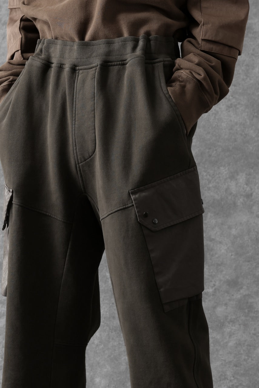 Load image into Gallery viewer, Ten c MULTI POCKET SNAP SWEAT PANTS / GARMENT DYED (DARK OLIVE)