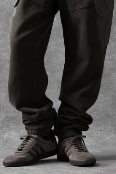 Load image into Gallery viewer, Ten c MULTI POCKET SNAP SWEAT PANTS / GARMENT DYED (DARK OLIVE)