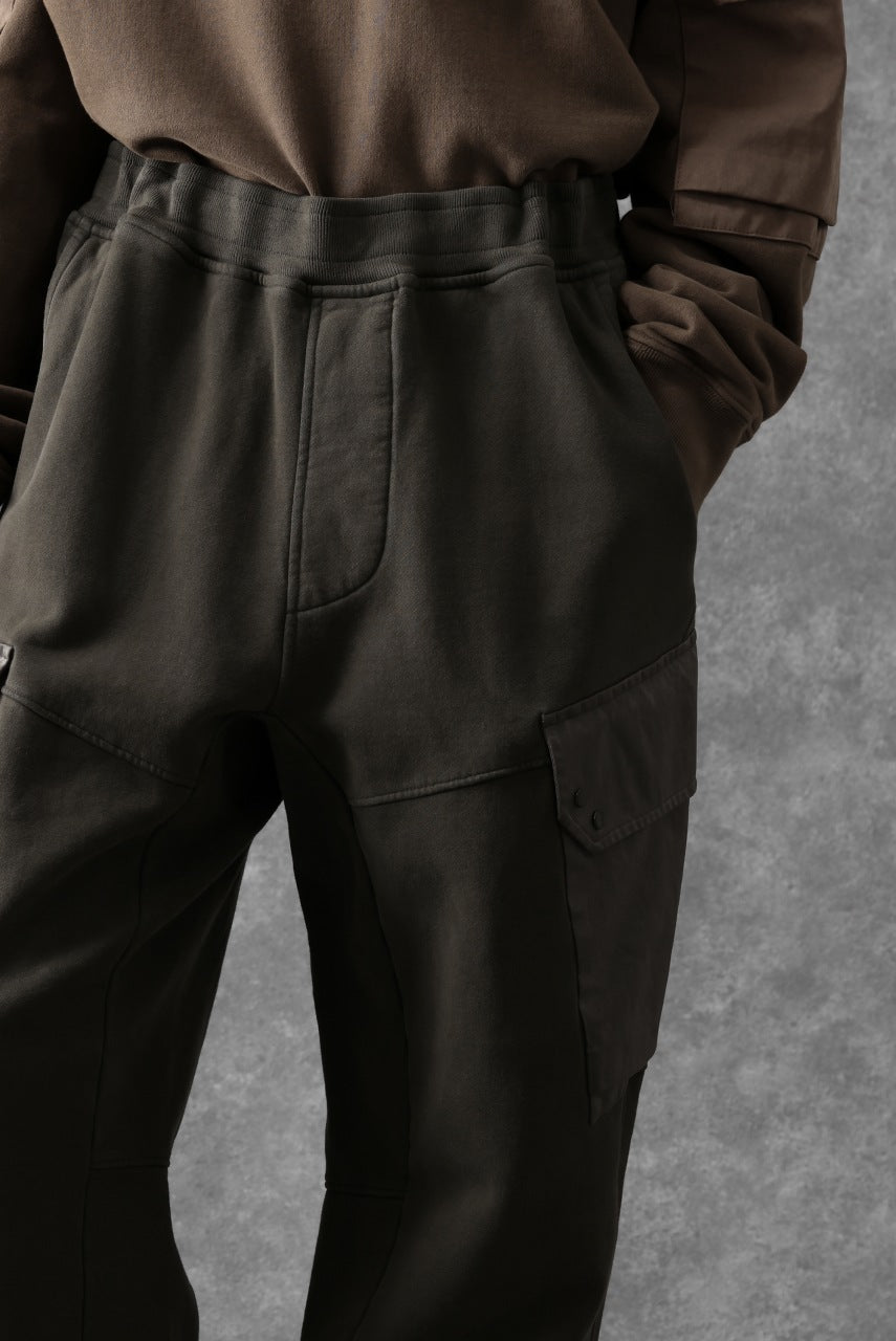 Load image into Gallery viewer, Ten c MULTI POCKET SNAP SWEAT PANTS / GARMENT DYED (DARK OLIVE)