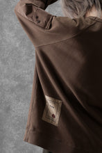 画像をギャラリービューアに読み込む, Ten c MULTI POCKET SNAP CREW SWEAT / GARMENT DYED (BROWN)