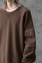 画像をギャラリービューアに読み込む, Ten c MULTI POCKET SNAP CREW SWEAT / GARMENT DYED (BROWN)