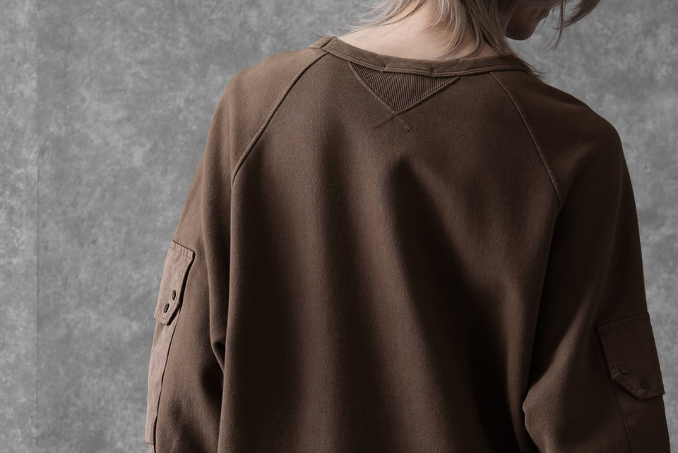 画像をギャラリービューアに読み込む, Ten c MULTI POCKET SNAP CREW SWEAT / GARMENT DYED (BROWN)