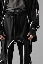 画像をギャラリービューアに読み込む, thom/krom DROP CROTCH TROUSERS / ELASTIC NYLON + REFLECTION PIPING (BLACK)