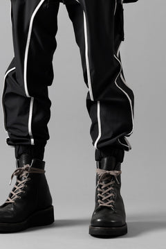 画像をギャラリービューアに読み込む, thom/krom DROP CROTCH TROUSERS / ELASTIC NYLON + REFLECTION PIPING (BLACK)