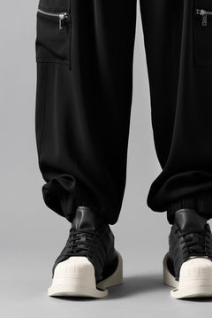 画像をギャラリービューアに読み込む, thom/krom RELAXED FIT CARGO TROUSERS / ELASTIC VISCOSE (BLACK)