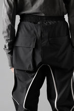 画像をギャラリービューアに読み込む, thom/krom DROP CROTCH TROUSERS / ELASTIC NYLON + REFLECTION PIPING (BLACK)