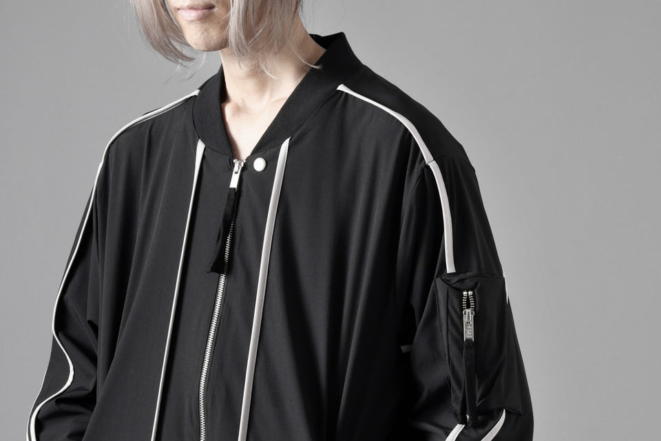 画像をギャラリービューアに読み込む, thom/krom MA-1 JACKET / ELASTIC NYLON + REFLECTION PIPING (BLACK)