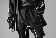 画像をギャラリービューアに読み込む, thom/krom DROP CROTCH TROUSERS / ELASTIC NYLON + REFLECTION PIPING (BLACK)