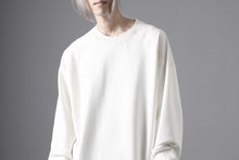 画像をギャラリービューアに読み込む, thom/krom CREW NECK TOPS / USED EFFECT COTTON SWEAT (CREAM)