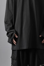 Load image into Gallery viewer, thom/krom OVERSIZED WIDE LONG SLEEVE TEE / COTTON JERSEY (BLACK)