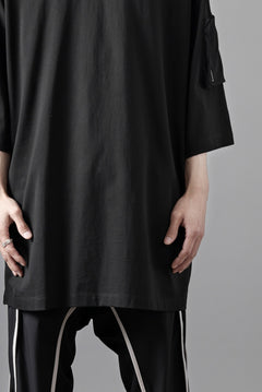 画像をギャラリービューアに読み込む, thom/krom ZIP POCKET SHORT SLEEVE TEE / COTTON JERSEY (BLACK)