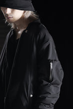 画像をギャラリービューアに読み込む, thom/krom MA-1 JACKET / ELASTIC NYLON + WARM PADDED (BLACK)