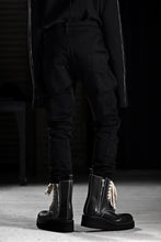 画像をギャラリービューアに読み込む, thom/krom OVER LOCKED SKINNY TROUSERS / STRETCH KNIT DENIM (BLACK)
