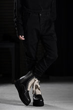 画像をギャラリービューアに読み込む, thom/krom OVER LOCKED SKINNY TROUSERS / STRETCH KNIT DENIM (BLACK)