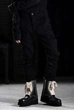 画像をギャラリービューアに読み込む, thom/krom OVER LOCKED SKINNY TROUSERS / STRETCH KNIT DENIM (BLACK)
