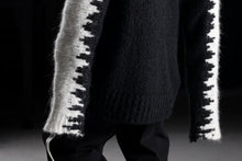 Load image into Gallery viewer, thom/krom MOCK NECK KNIT PULLOVER / ALPACA WOOL (WHITE x BLACK)