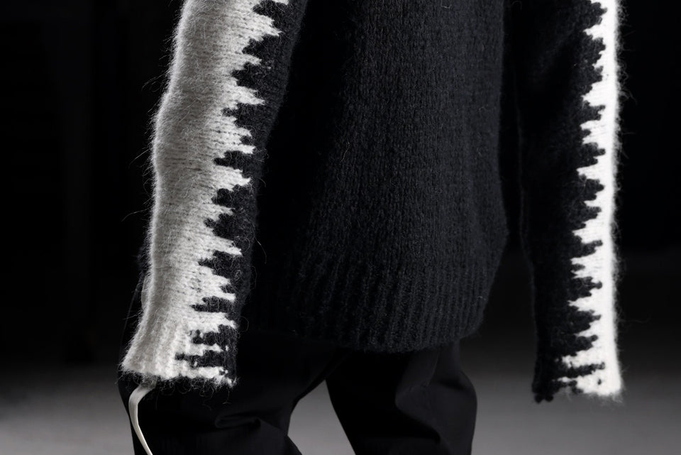 Load image into Gallery viewer, thom/krom MOCK NECK KNIT PULLOVER / ALPACA WOOL (WHITE x BLACK)
