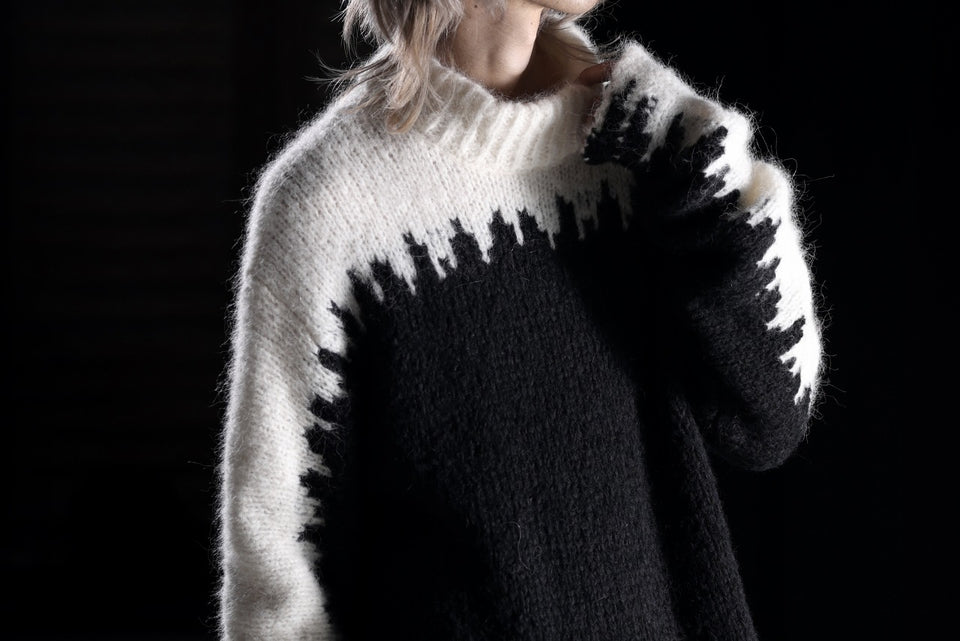 Load image into Gallery viewer, thom/krom MOCK NECK KNIT PULLOVER / ALPACA WOOL (WHITE x BLACK)