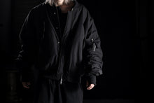 Load image into Gallery viewer, thom/krom FLIGHT BOMBER JACKET / WARM PADDED (BLACK)
