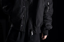 Load image into Gallery viewer, thom/krom FLIGHT BOMBER JACKET / WARM PADDED (BLACK)
